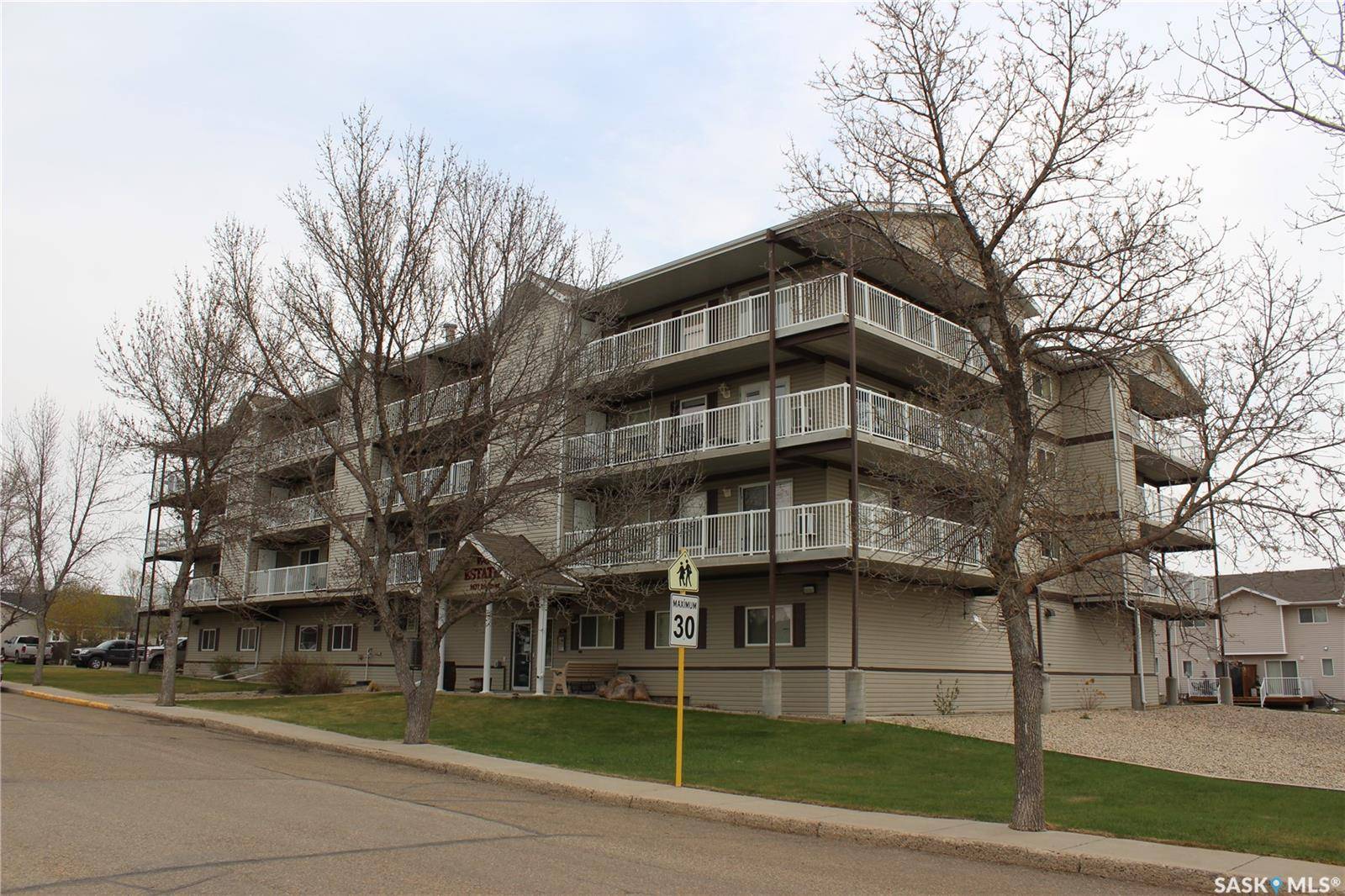 Estevan, SK S4A 2X4,1637 First STREET #206