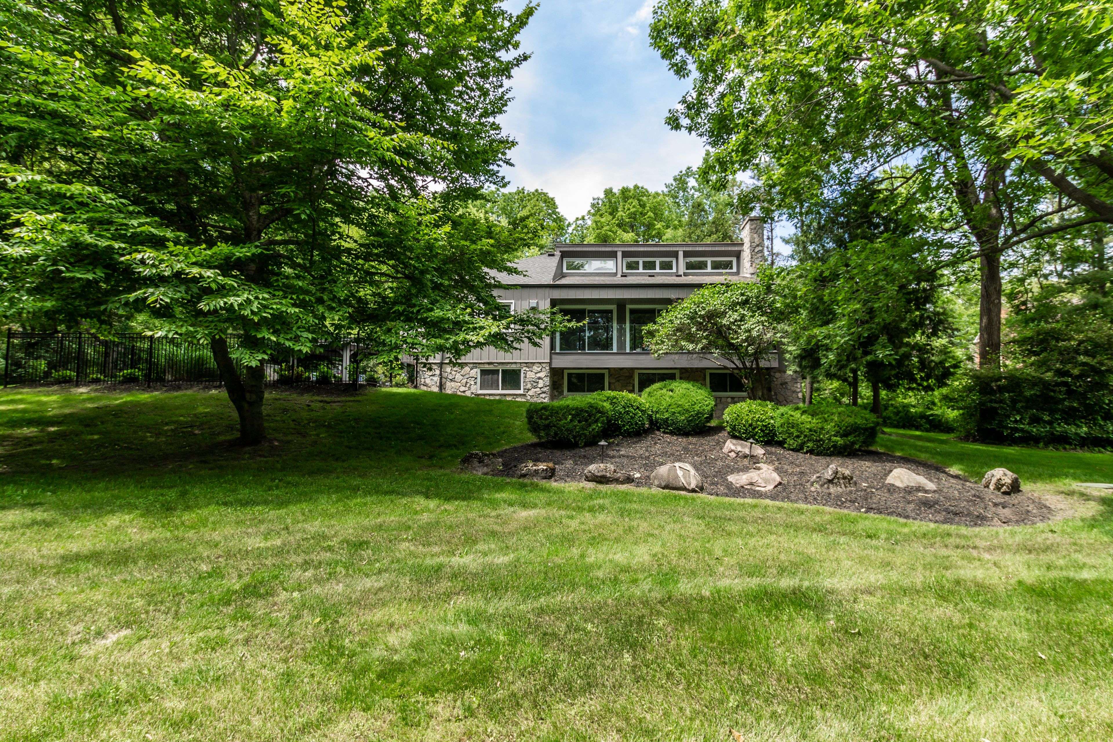 6353 Mcniven RD, Burlington, ON L7P 0K1