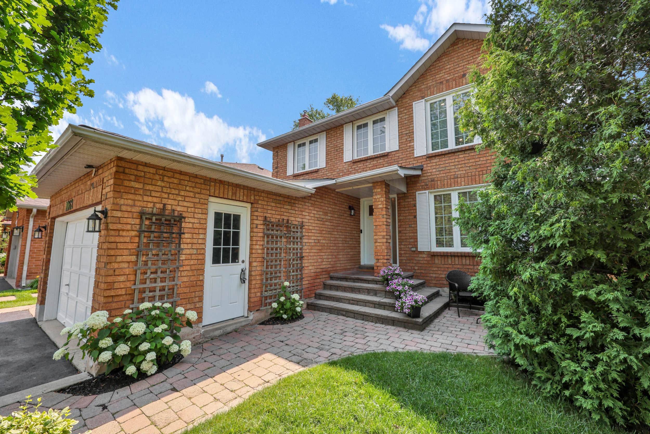 Oakville, ON L6H 4A3,1062 Glenbrook AVE