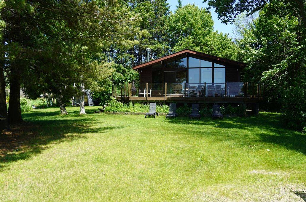 The Archipelago, ON P0G 1G0,16 Leaside DR