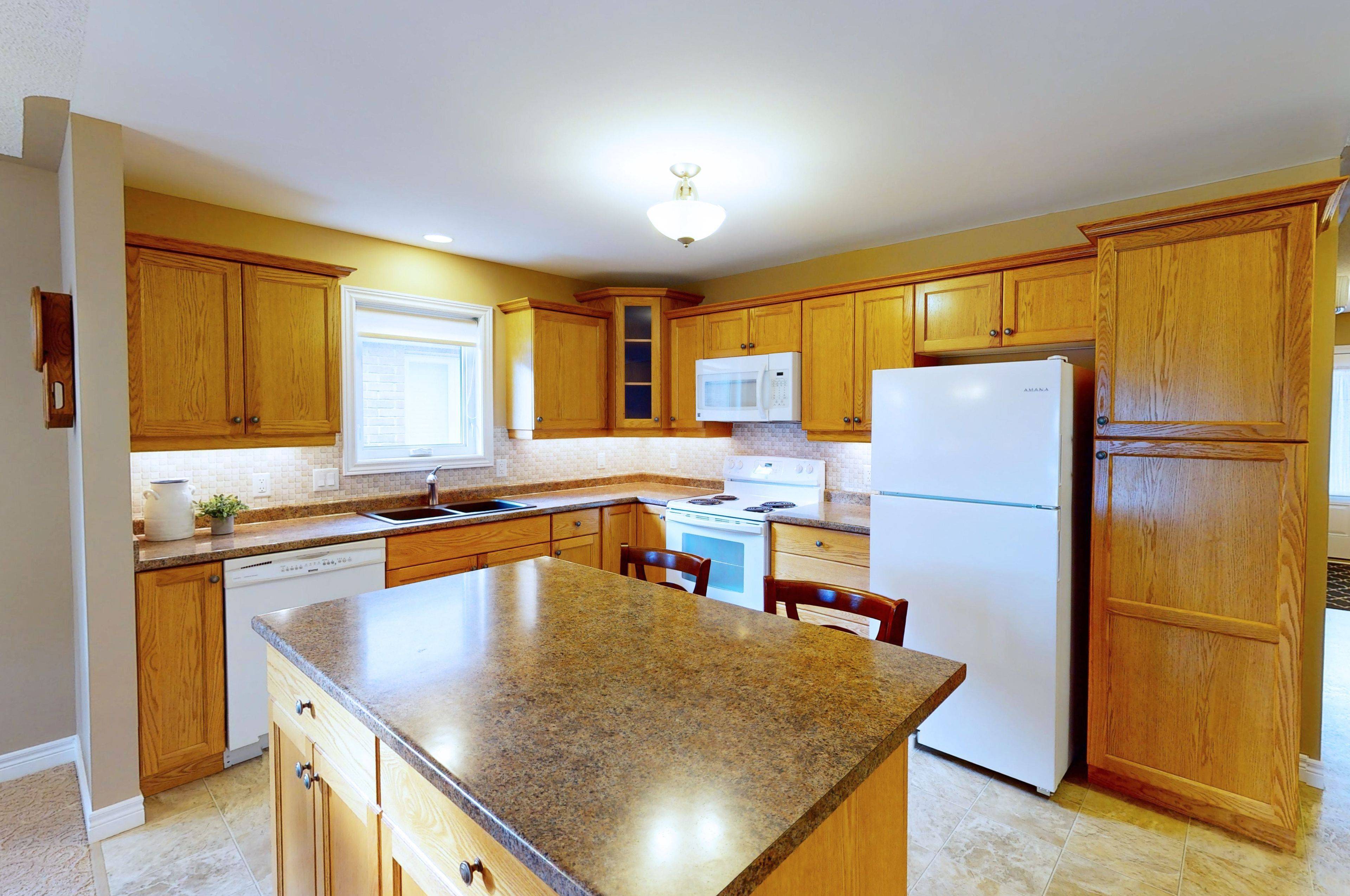 Tillsonburg, ON N4G 0C2,23 Hogarth DR
