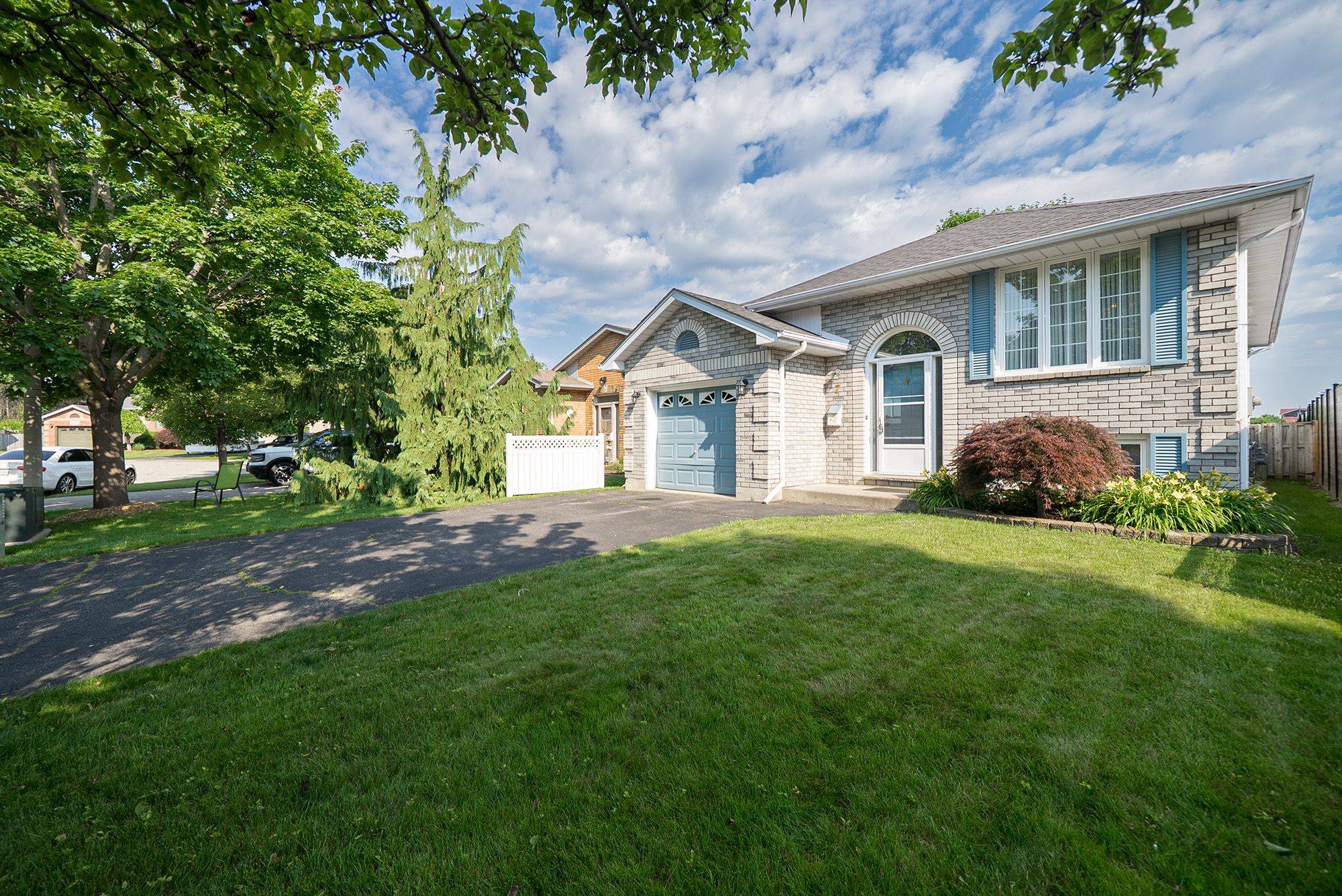 Brantford, ON N3P 2A6,7 Digby CT