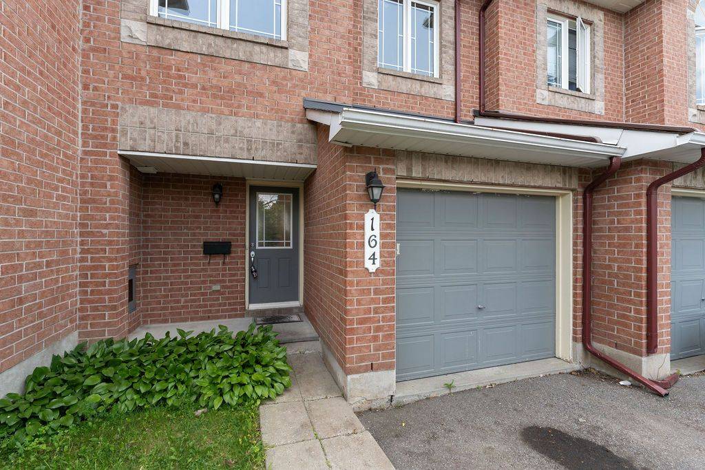 164 Sorento ST, Barrhaven, ON K2J 0B4