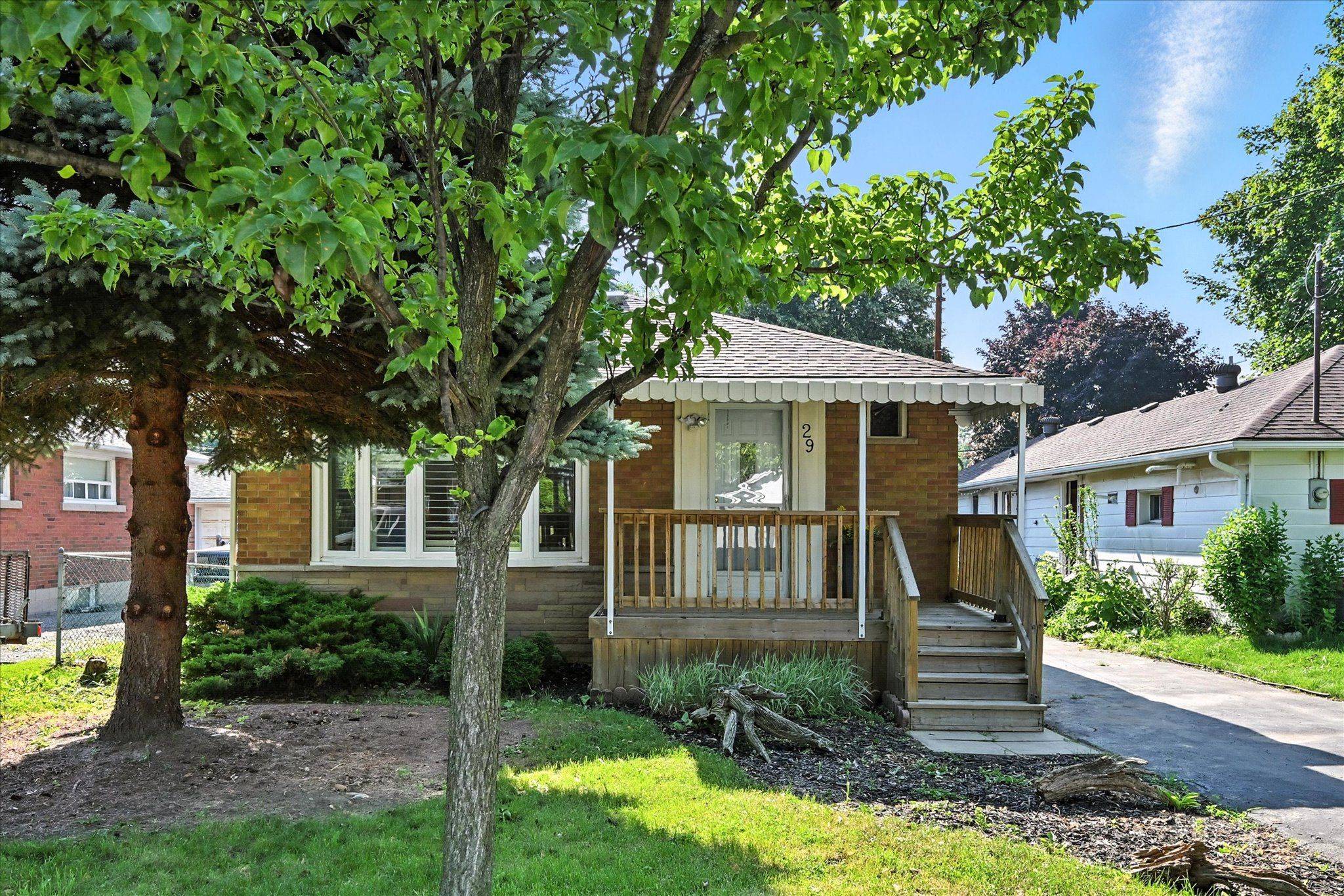 29 West 21st ST, Hamilton, ON L9C 4M3