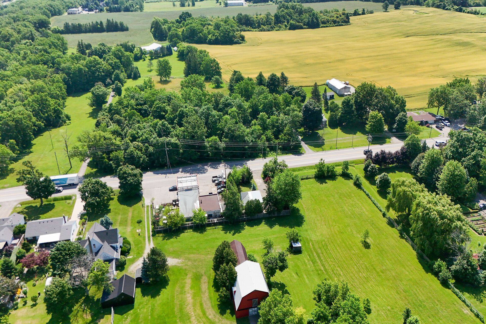 Grimsby, ON L3M 4E7,126 Mountain RD