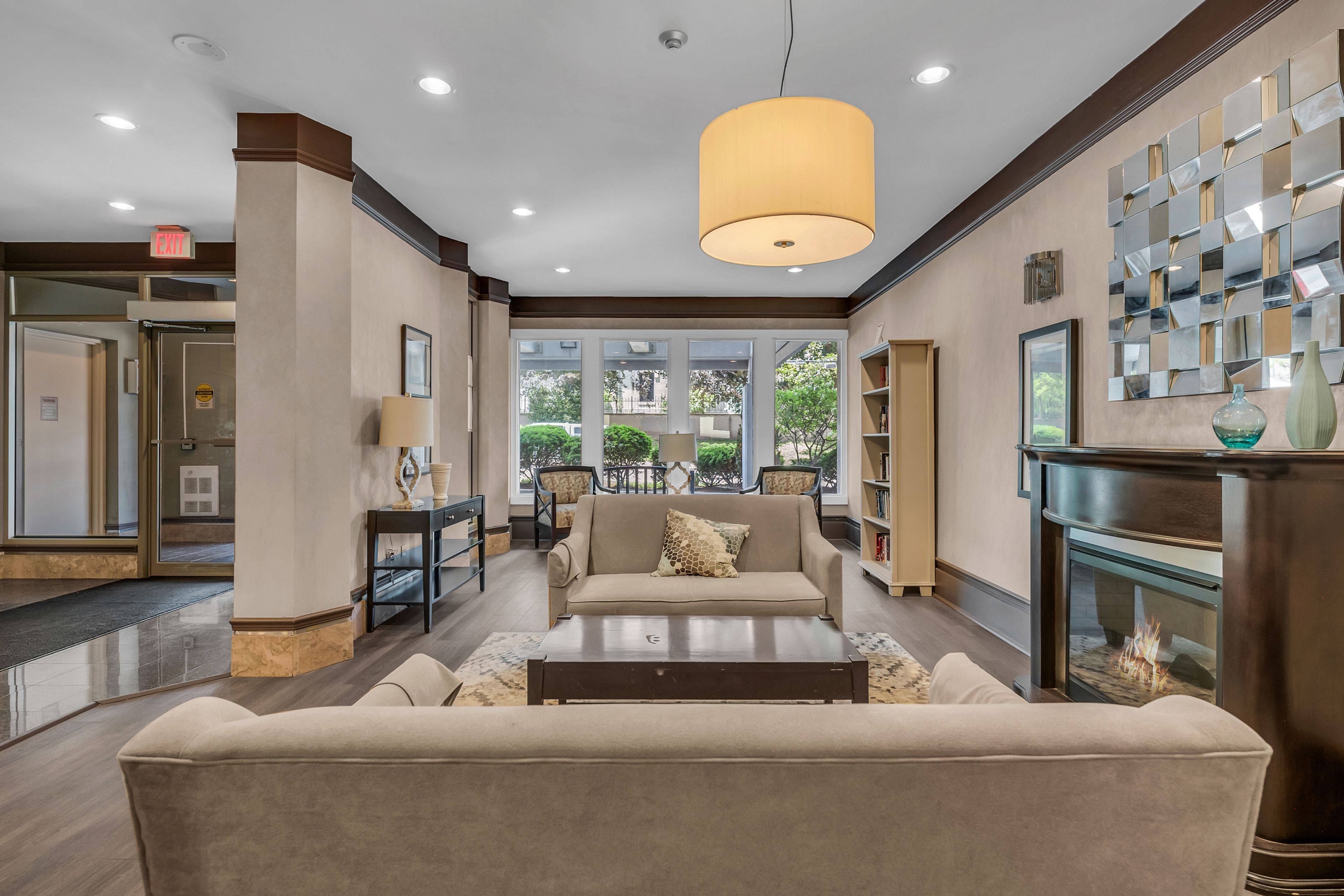 Hamilton, ON L8P 3K6,67 Caroline ST S #203