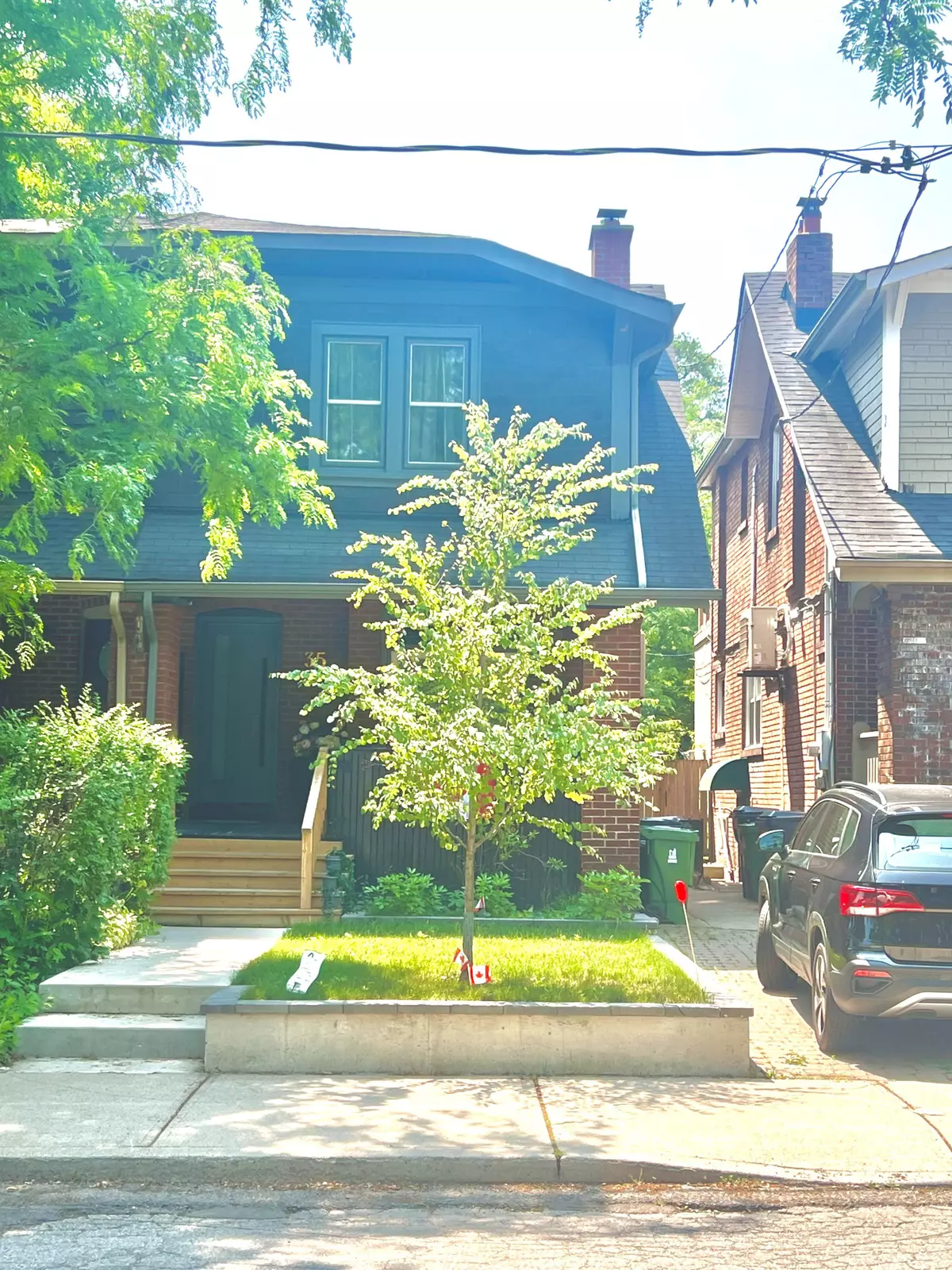 Toronto C03, ON M5P 1E5,35 Lola RD #Lower