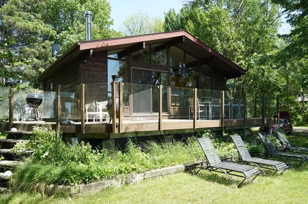 The Archipelago, ON P0G 1G0,16 Leaside DR
