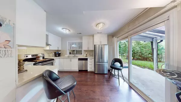 Richmond Hill, ON L4C 2B2,244 Cedar AVE