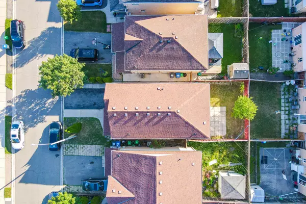Brampton, ON L7A 2L3,19 Earl Grey CRES
