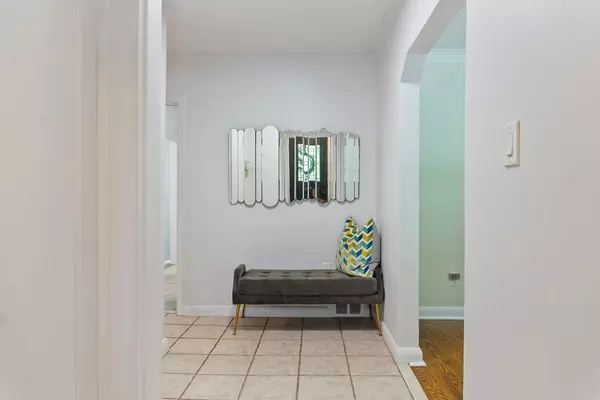 Oakville, ON L6J 4T4,237 Albion AVE