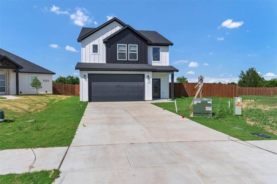 576 Highview Court, Godley, TX 76044