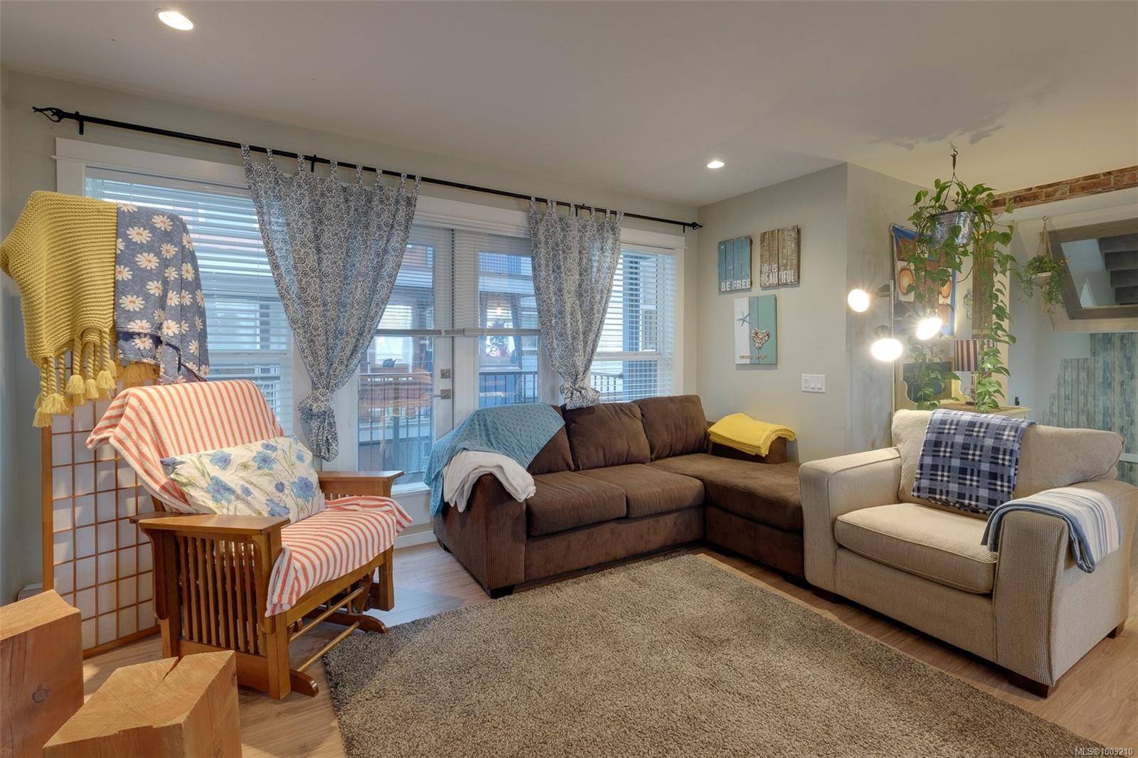 Langford, BC V9B 2N7,912 Jenkins Ave #108