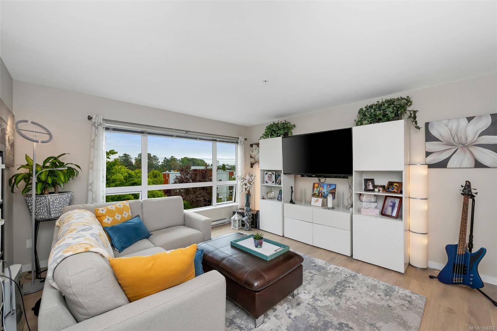 Victoria, BC V9A 7R5,787 TYEE Rd #208