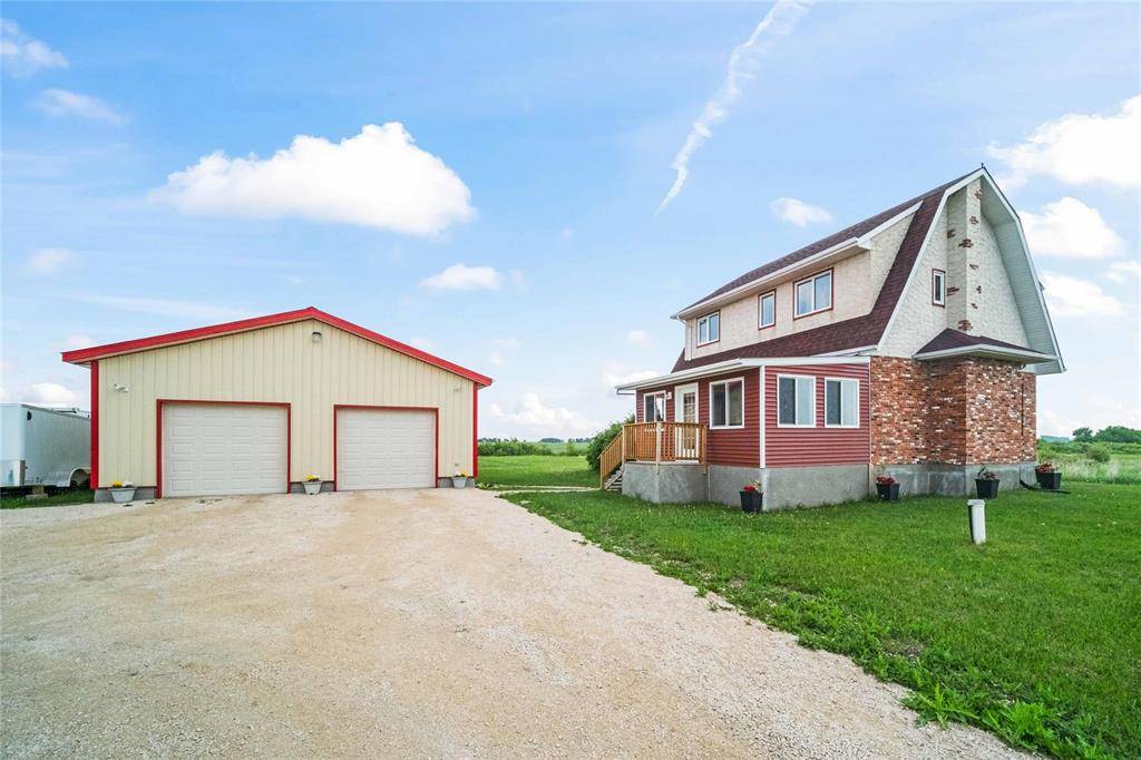 51113 Heatherdale RD, Lorette, MB R5K 0V3