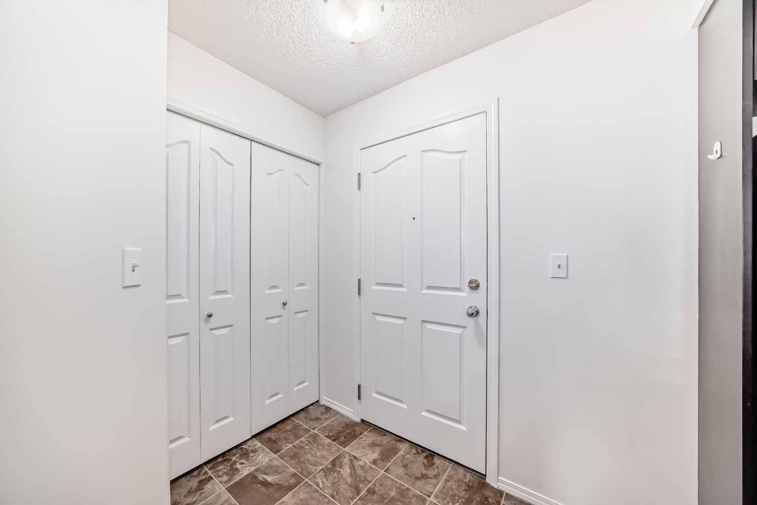 Calgary, AB T3J 0N5,7130 80 AVE NE #411