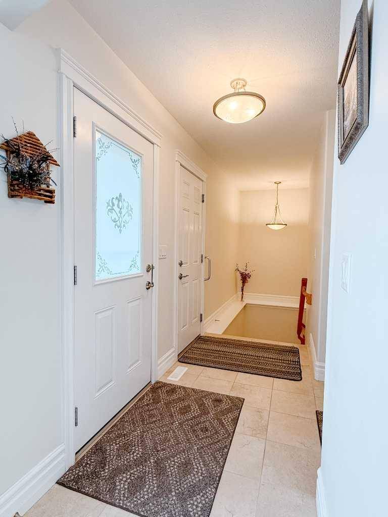 Olds, AB T4H 0C3,14 Vermont Close