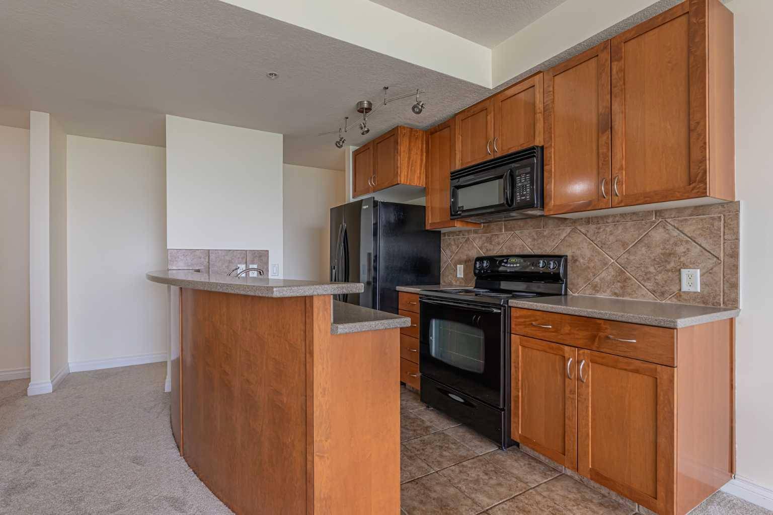 Calgary, AB T2E 9C8,930 Centre AVE Northeast #306