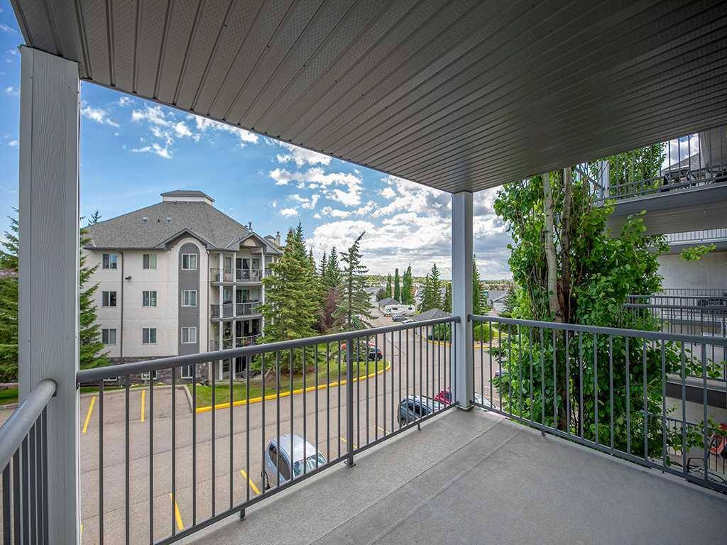 Calgary, AB T3G 4K2,33 Arbour Grove Close Northwest #405