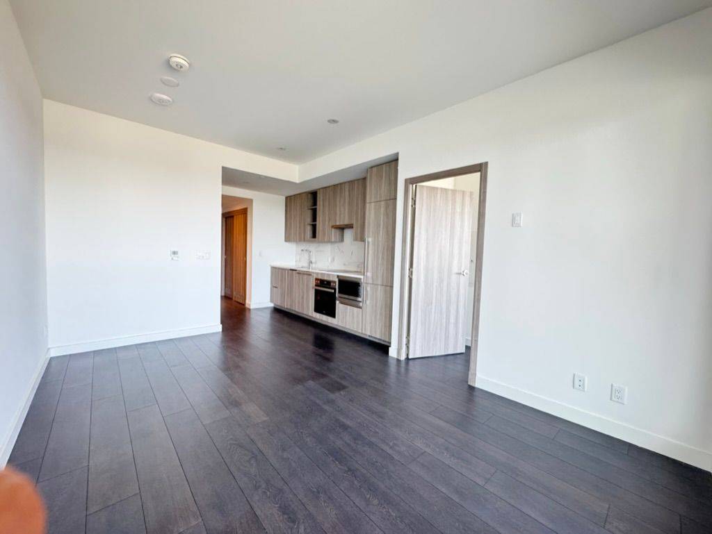 Toronto C15, ON M2K 0J1,25 McMahon DR #1510