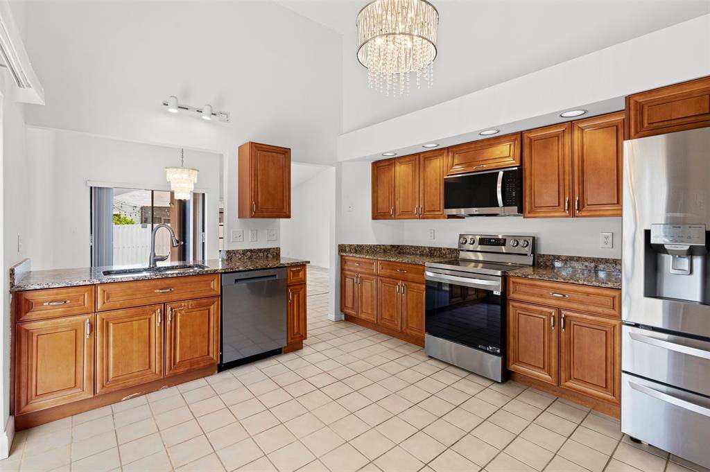 Cooper City, FL 33328,5581 SW 98th Way