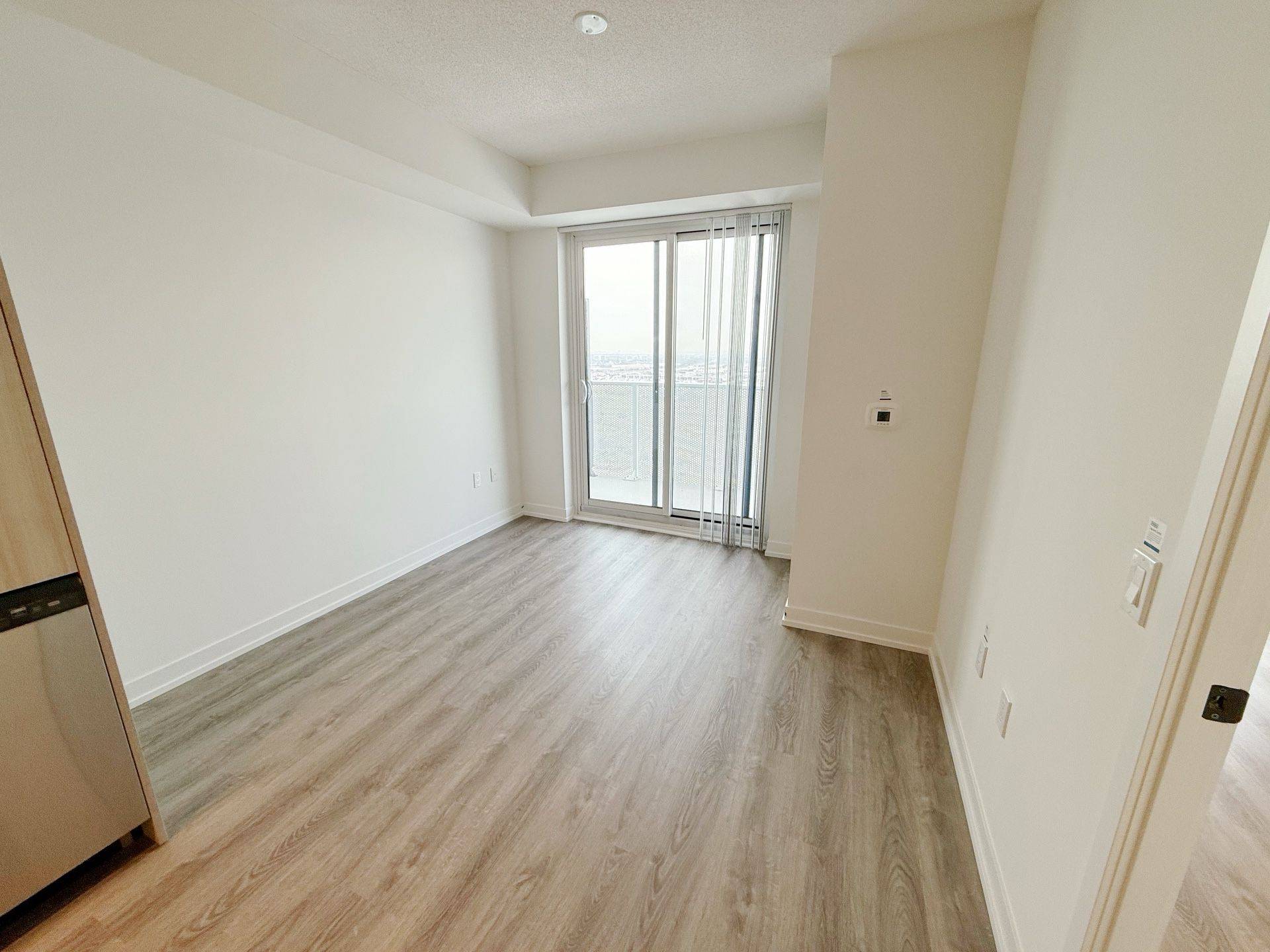 Vaughan, ON L4K 0P9,195 Commerce ST #2610