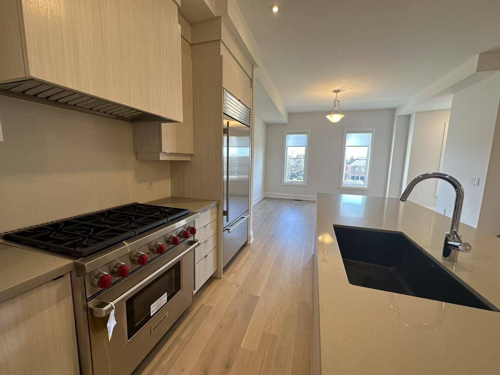 Richmond Hill, ON L4C 4L8,9420 BAYVIEW AVE