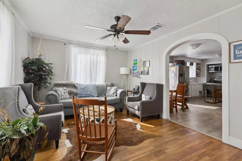 Denison, TX 75020,1505 W Johnson Street
