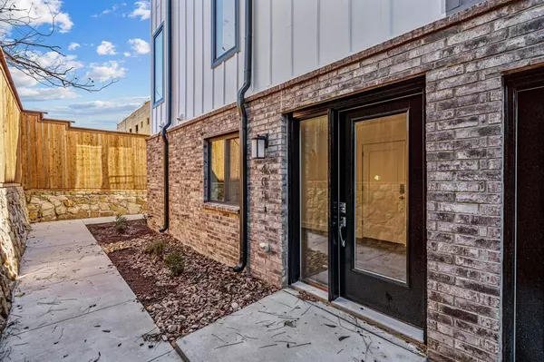 Dallas, TX 75219,2206 Arroyo Avenue #403