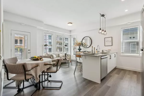 Calgary, AB T3H 6H5,2117 81 ST Southwest #28