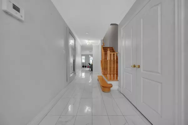 Pickering, ON L1X 0C9,1506 Dusty DR