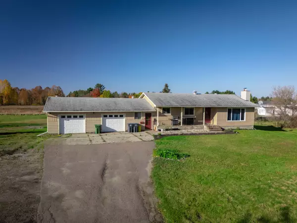 Laurentian Valley, ON K8A 7S9,148 Forest Lea RD