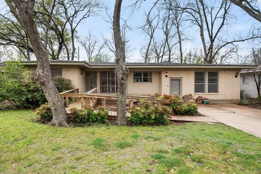 1604 Marshalldale Drive, Arlington, TX 76013