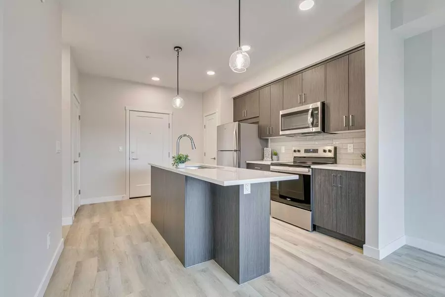 700 Shawnee SQ Southwest #314, Calgary, AB T2Y 0Z6