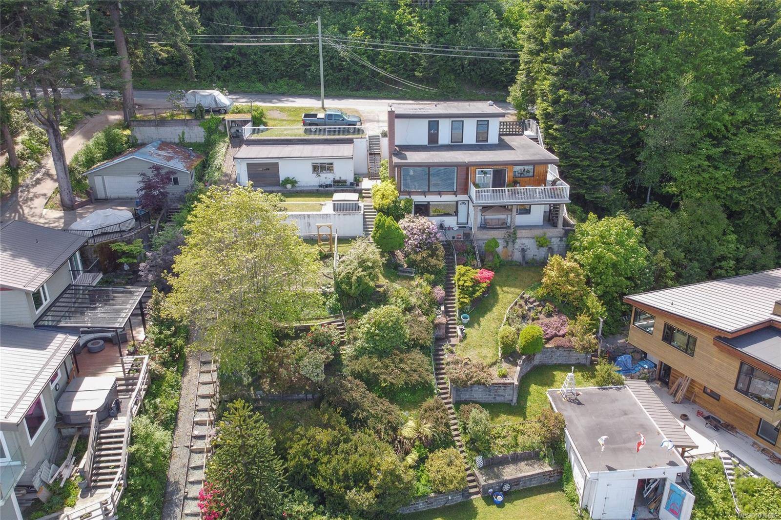 Ladysmith, BC V9L 1A8,375/377 Chemainus Rd