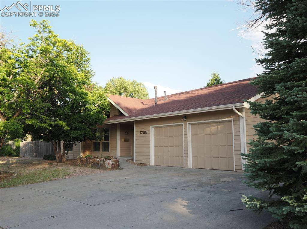 1765 Kimberly PL, Colorado Springs, CO 80915