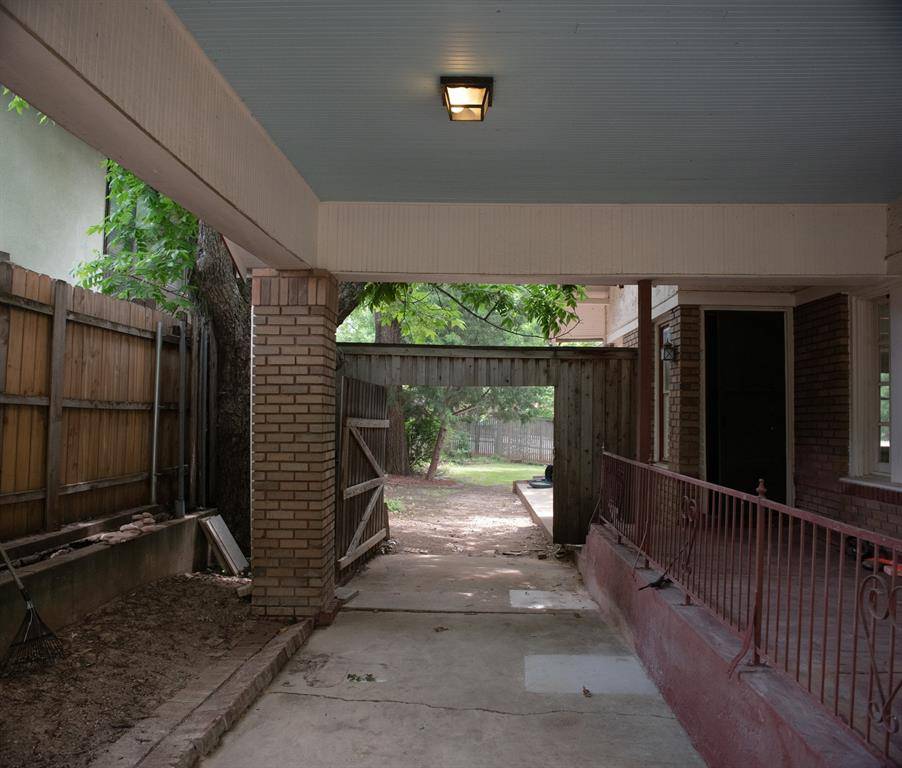 Fort Worth, TX 76110,2303 Mistletoe Drive