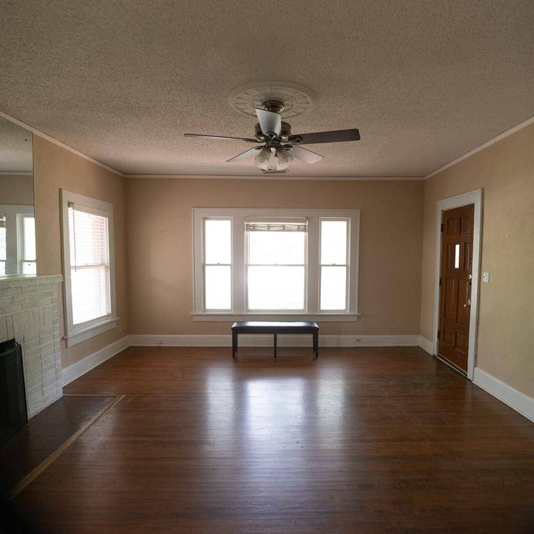 Fort Worth, TX 76110,2303 Mistletoe Drive