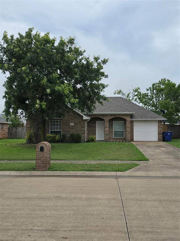 632 Oliver Lane, Waxahachie, TX 75165