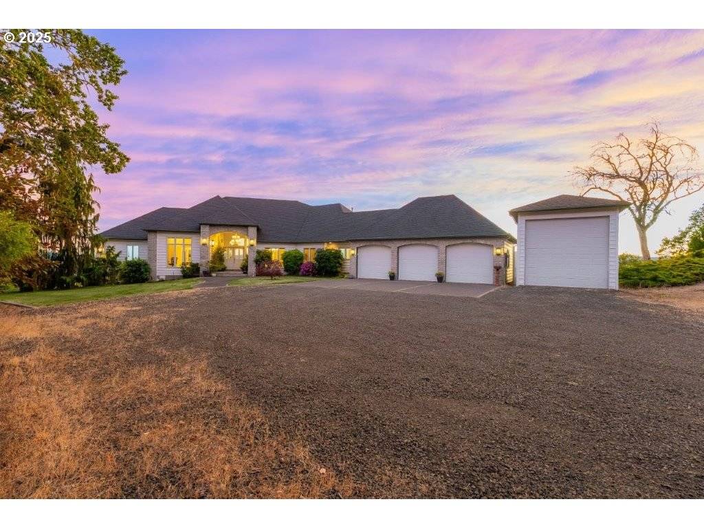 Roseburg, OR 97471,282 REDTAIL RIDGE LN