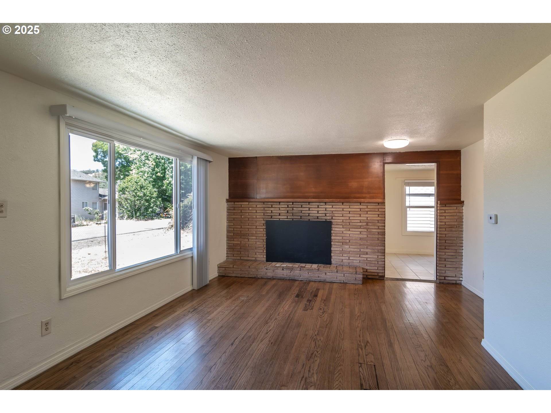 Roseburg, OR 97470,335 NE CUMMINS ST