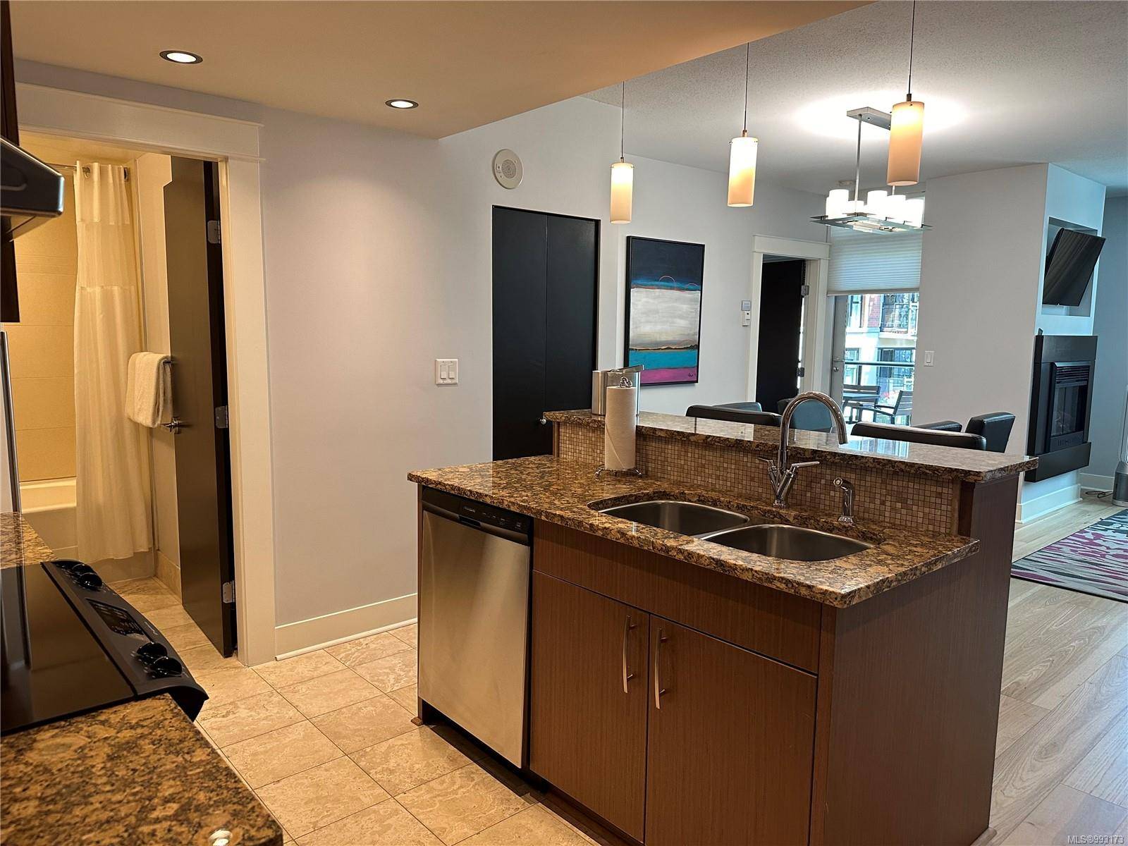 Victoria, BC V8V 5B1,810 Humboldt St #A215