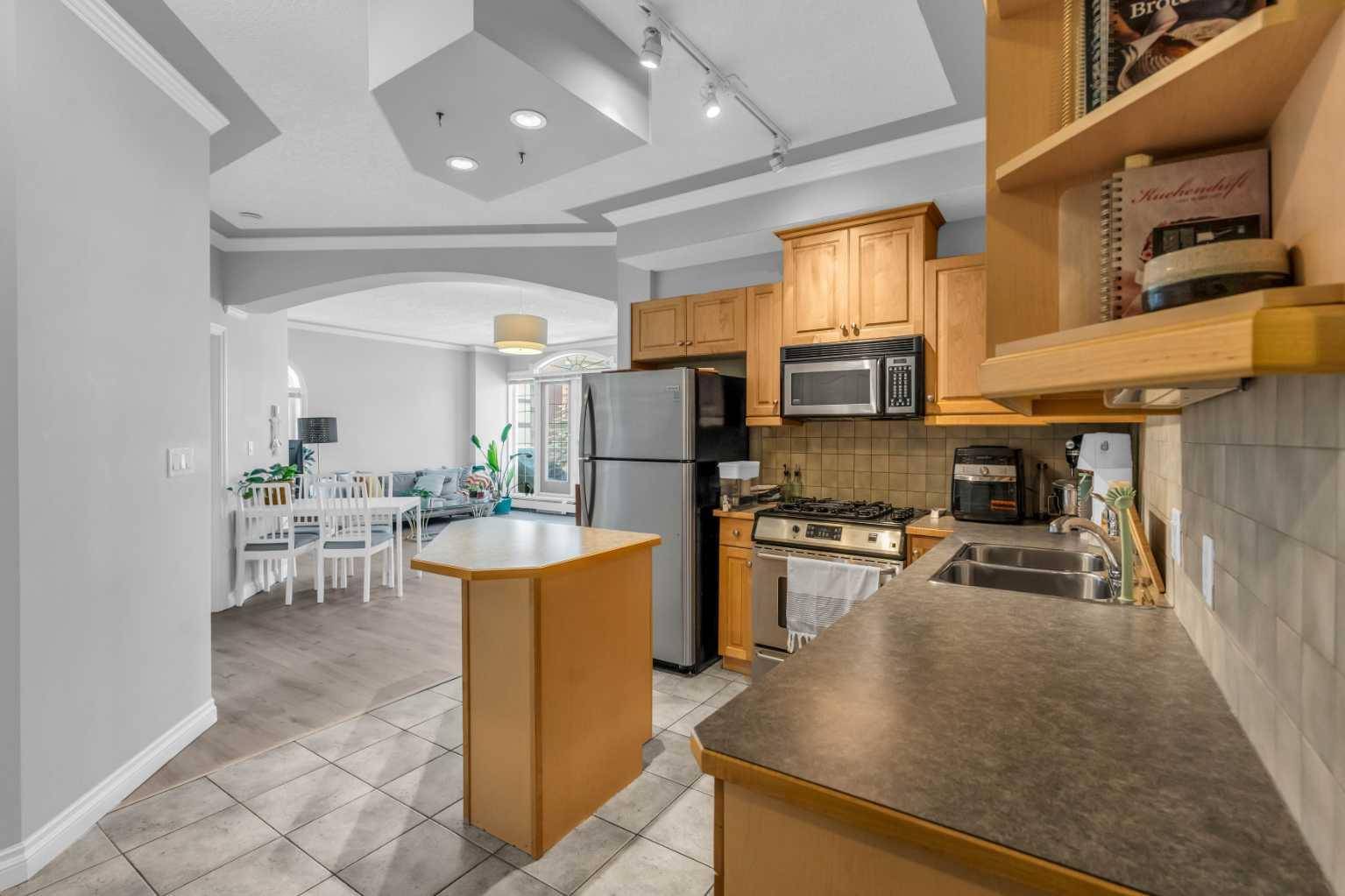 Calgary, AB T3C 0P6,1315 12 AVE SW #303