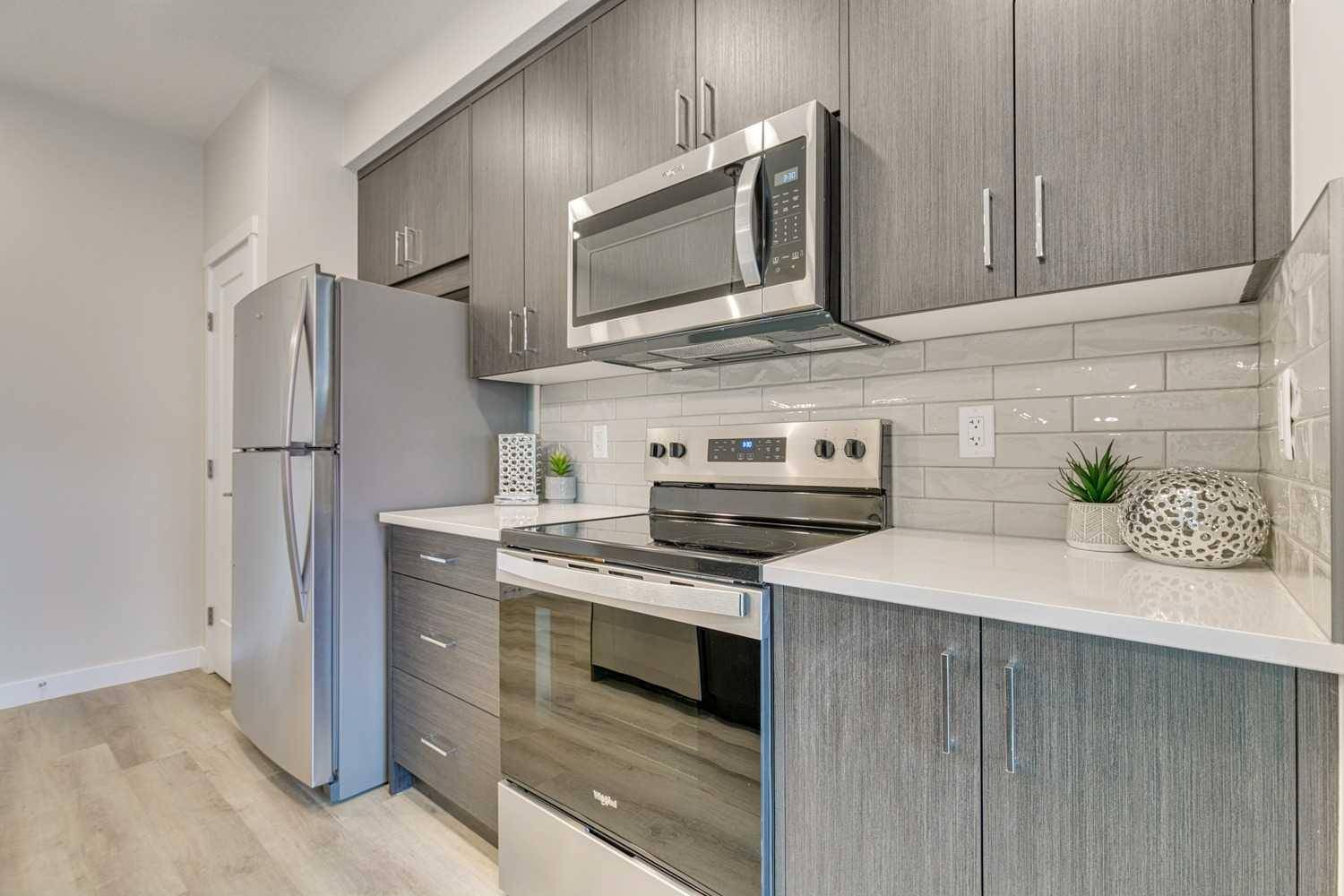 Calgary, AB T2Y 0Z6,700 Shawnee SQ Southwest #314