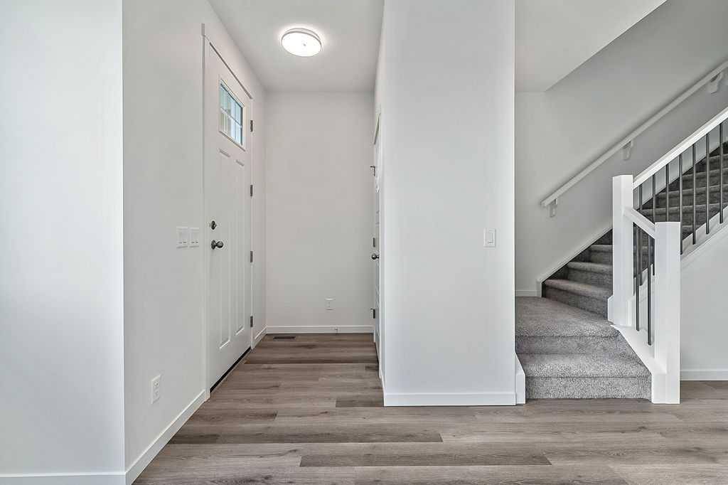 Calgary, AB T2X 5H2,838 Creekside BLVD SW