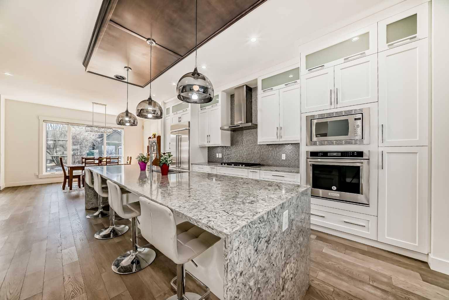 Calgary, AB T2E 1S4,226 21 AVE NE