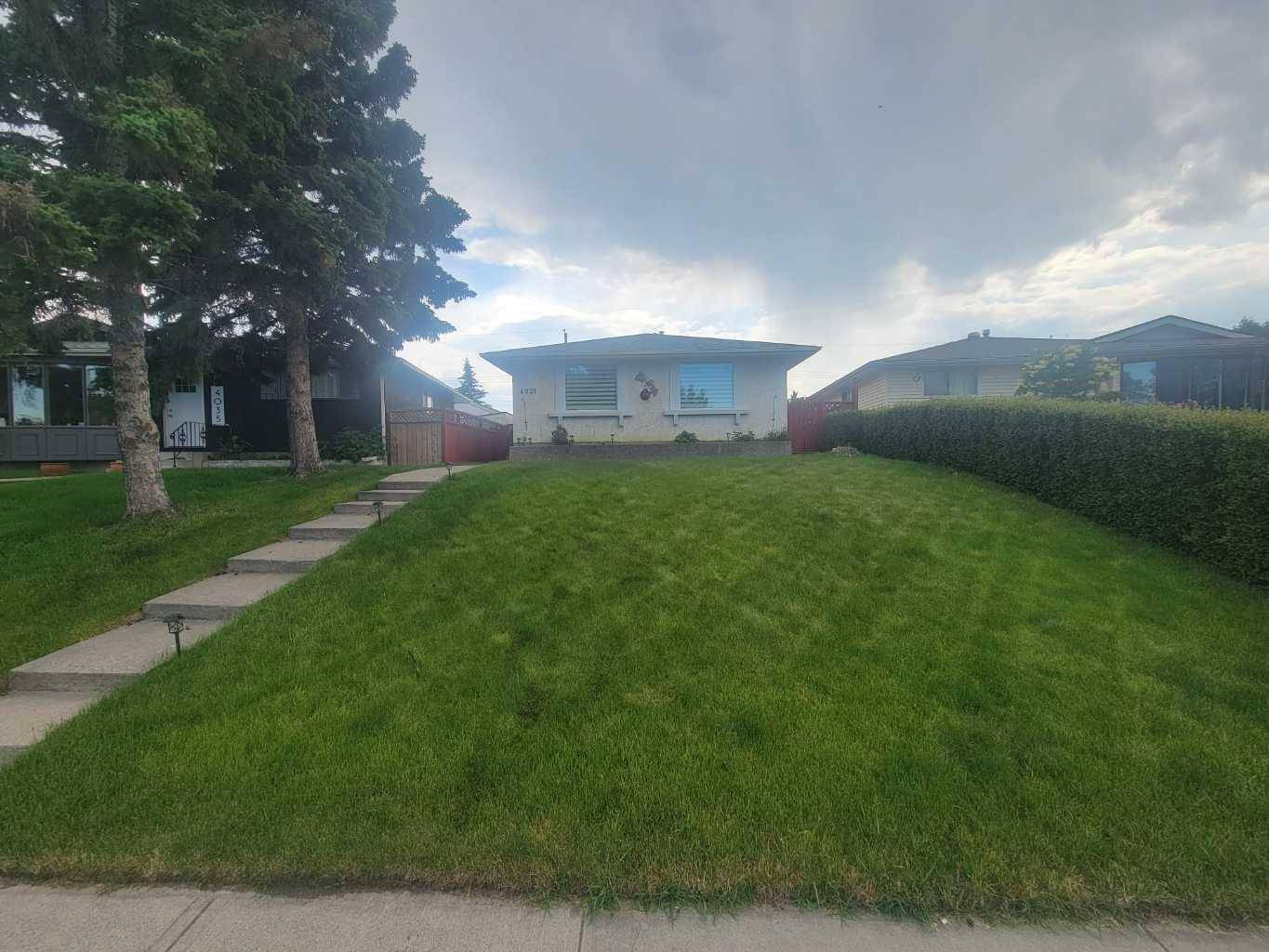 4031 Dovercrest DR SE, Calgary, AB T2B 1Z6