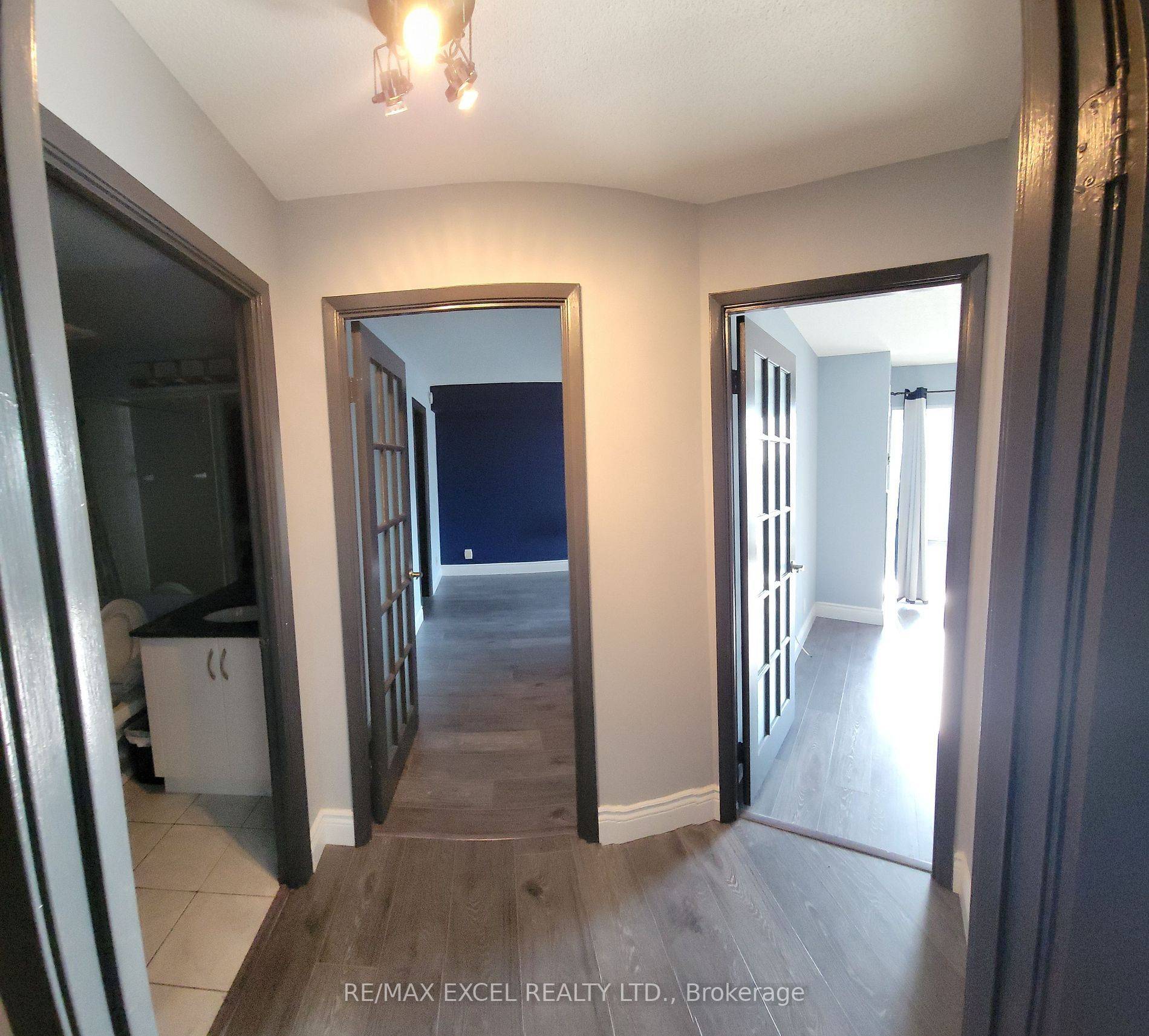 Toronto C01, ON M5G 2J9,717 Bay ST #Ph03
