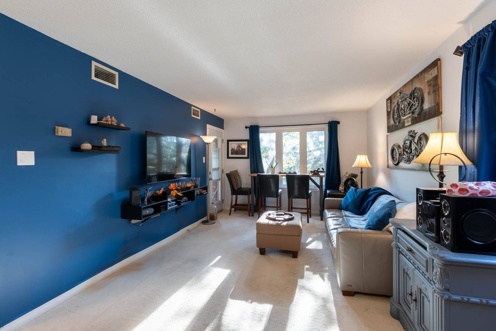 Barrie, ON L4N 6S1,10 Coulter ST #A125