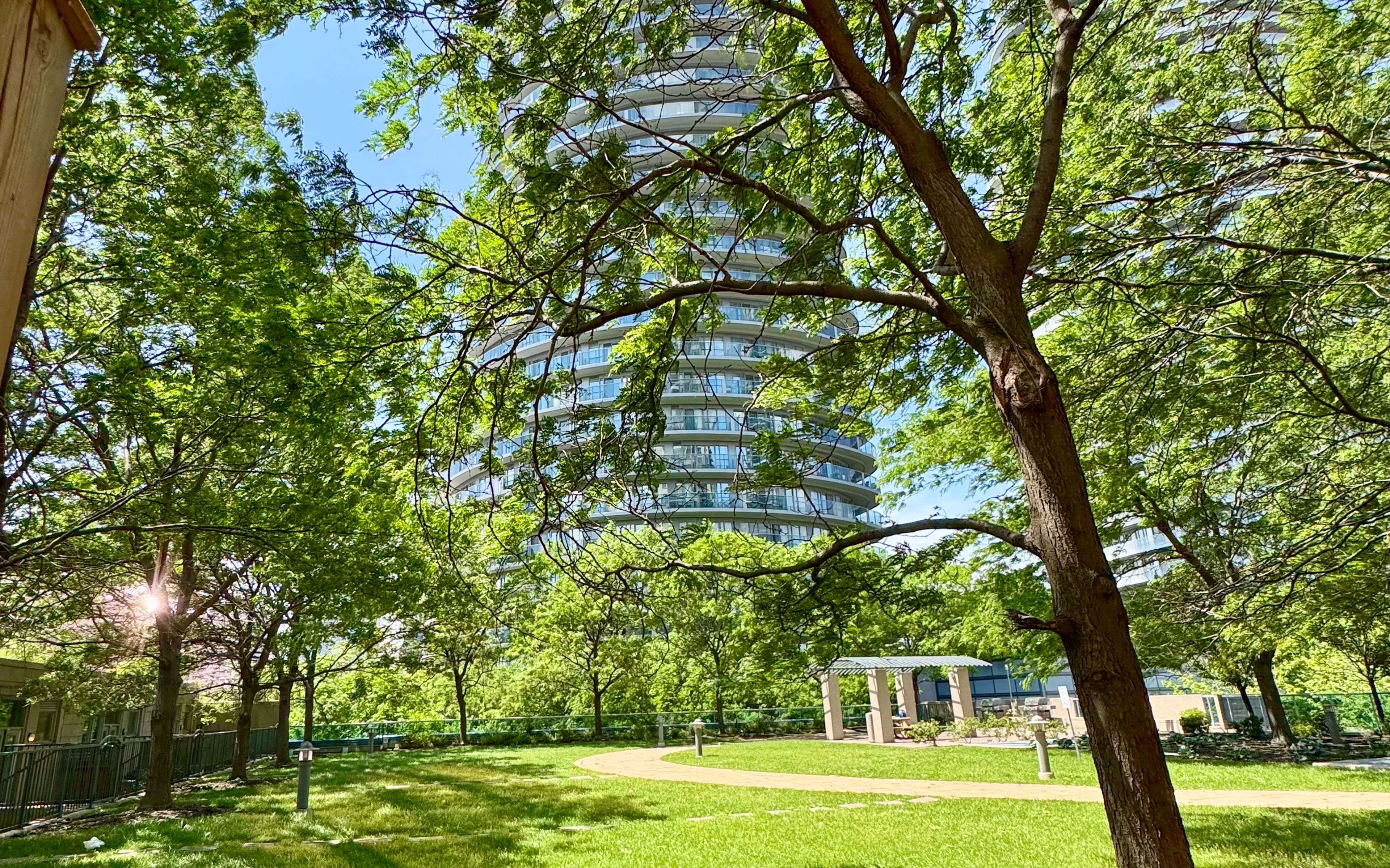 Mississauga, ON L4Z 0A4,70 Absolute AVE #306